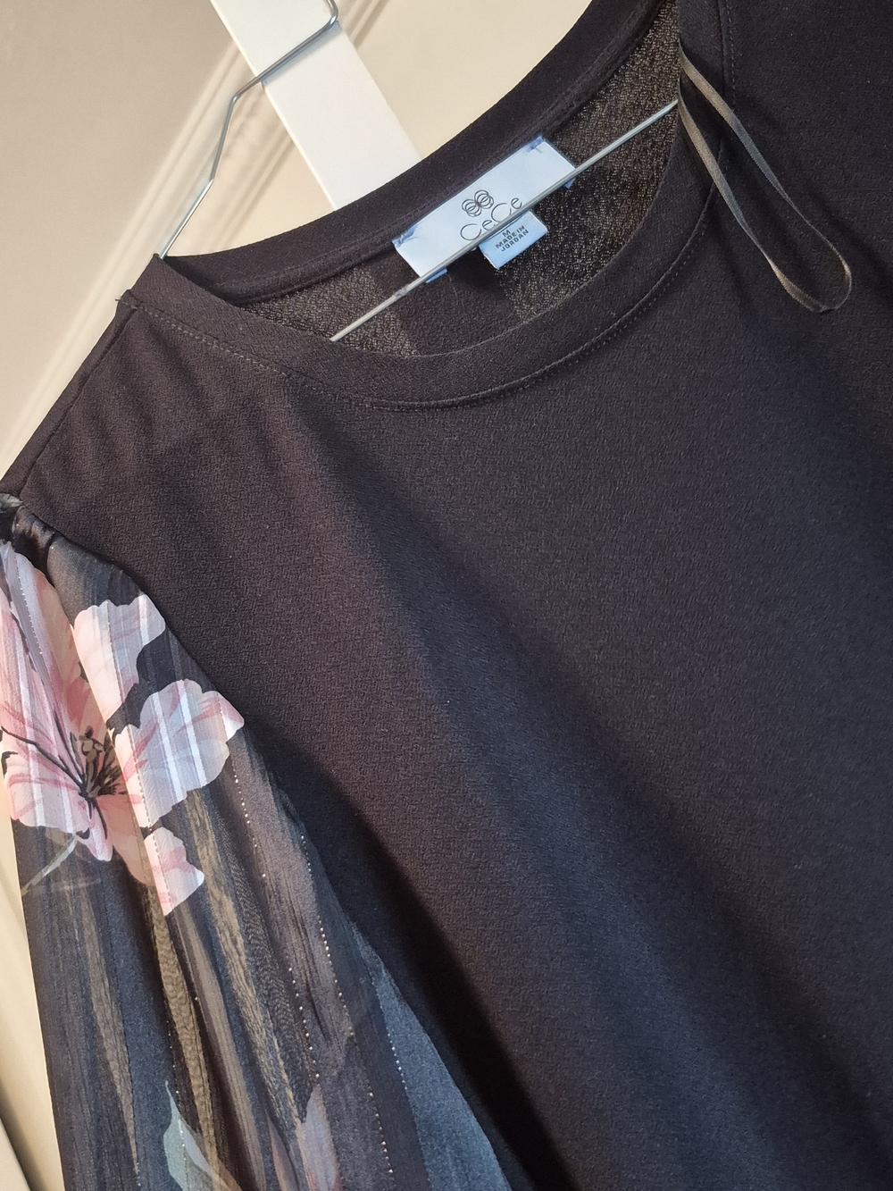 CeCe Black Knit Top with Pink Floral Sheer Sleeve new never worn size M